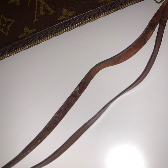 Authentic Louis Vuitton Pochette Accessories - Picture 4 of 12